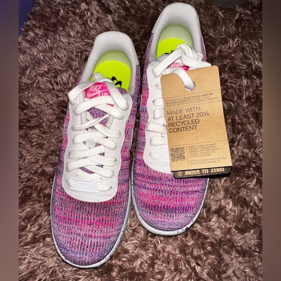 NWT Nike Air Force 1 Carter flyknit Women's Pink and White Sneakers 8 streetwear - Picture 2 of 7